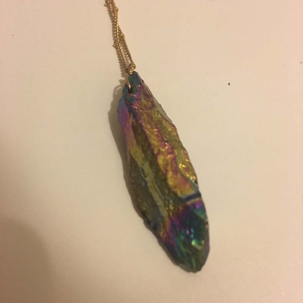 Shiny stone necklace